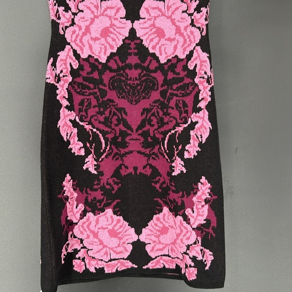 ANN TAYLOR‎ PETITE SWEATER DRESS - Picture 3 of 9